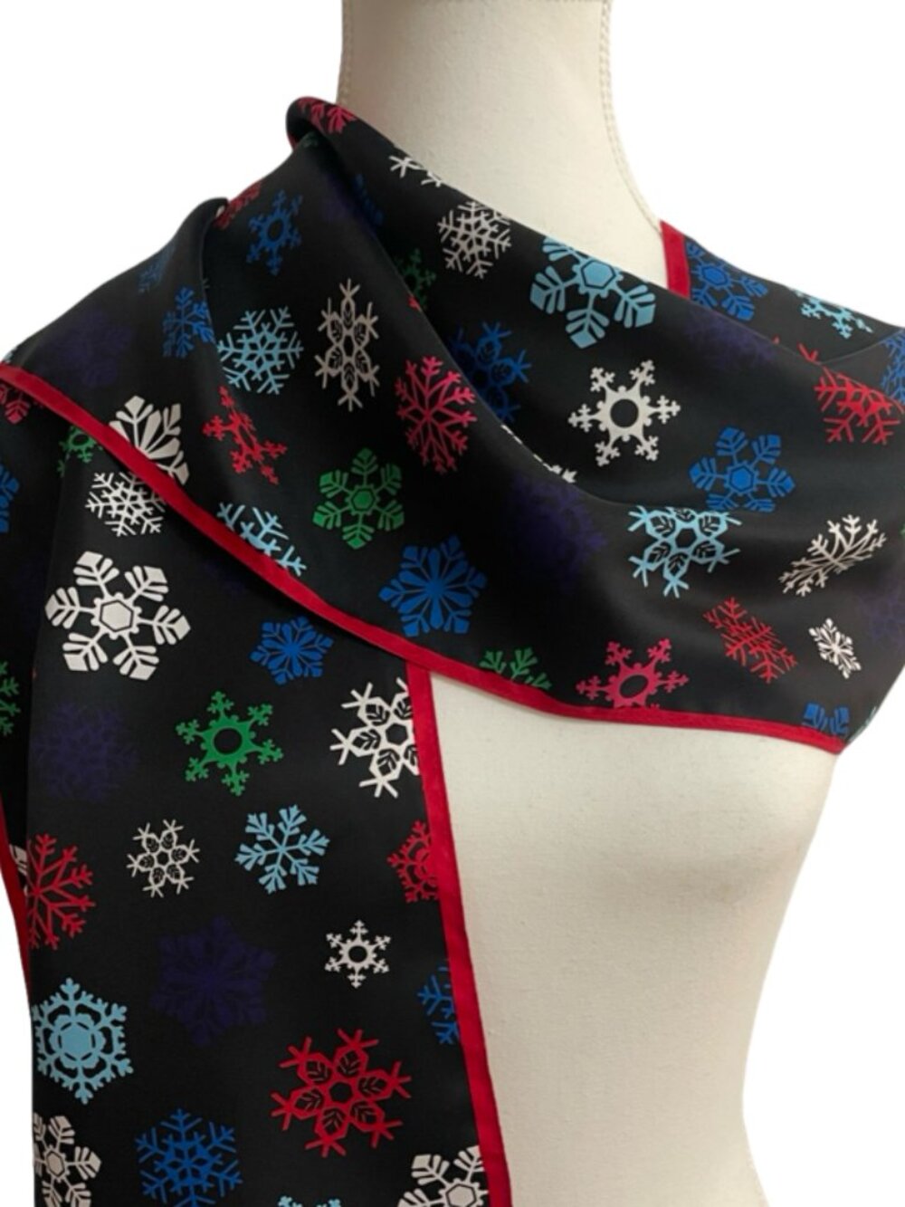 Echo Snowflake Scarf – Black Multicolour Christmas Winter Holiday Scarf